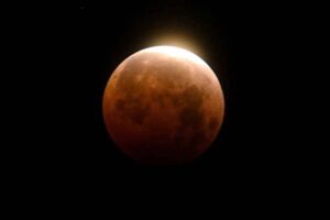 Éclipse lunaire totale lundi à 2h28 GMT